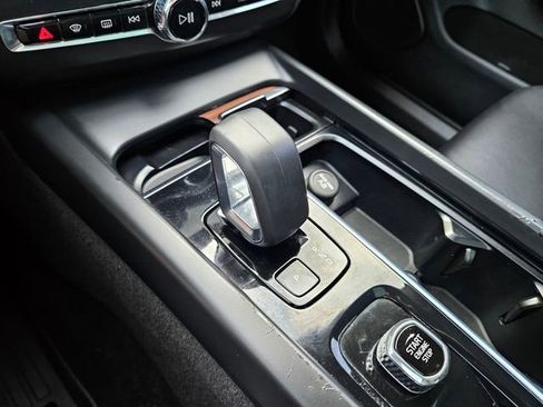 Certified 2023 Volvo XC60 T8 Plus w/ Protection Package Premier AWD/4WD image 29