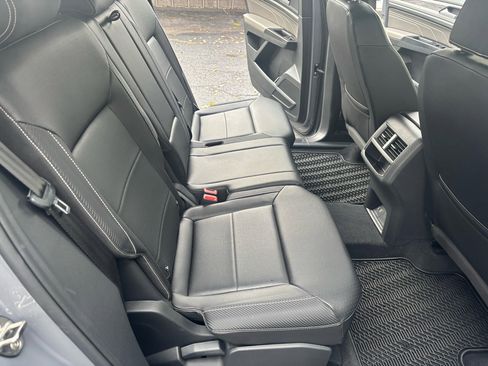 Used 2021 Volkswagen Atlas Cross Sport SE image 10