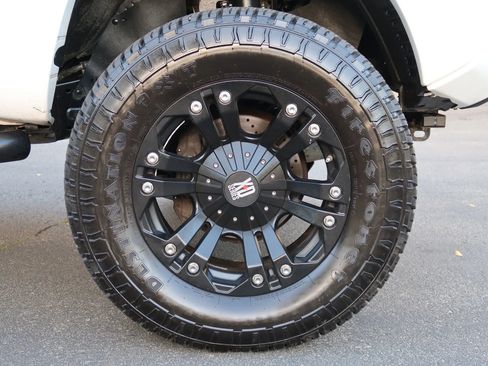 Used 2014 Toyota Tacoma Pickup 4D 6 ft image 9