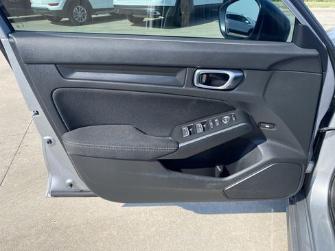 Used 2023 Honda Civic Sport image 12