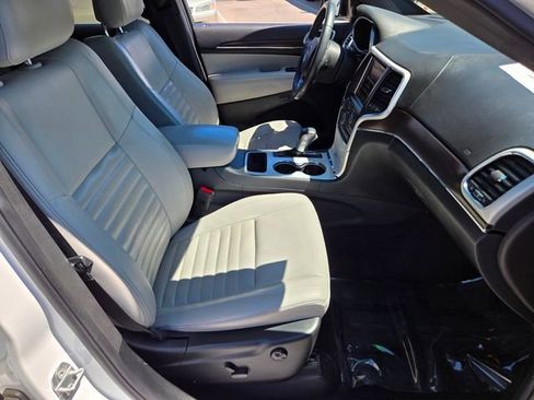 Used 2018 Jeep Grand Cherokee Limited image 20