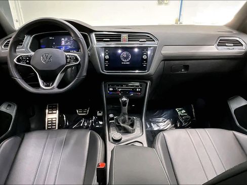 Used 2024 Volkswagen Tiguan SE R-Line image 18