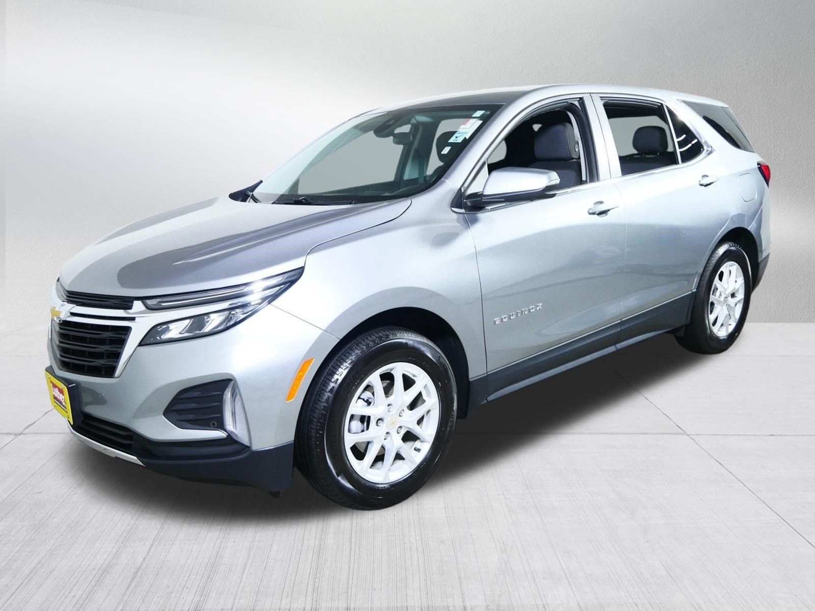 Used 2024 Chevrolet Equinox LT FWD image 3