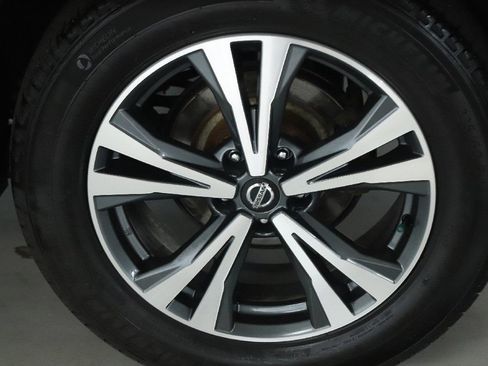 Used 2018 Nissan Rogue SL AWD/4WD image 39