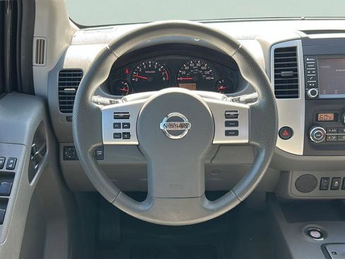 Used 2021 Nissan Frontier SV image 18