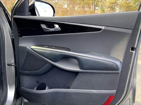 Used 2017 Kia Sorento EX w/ EX Premium Package image 26