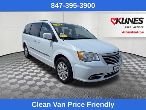 Used 2014 Chrysler Town & Country Touring FWD image 1