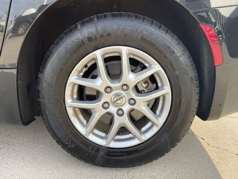 Used 2024 Chrysler Pacifica Touring-L image 18