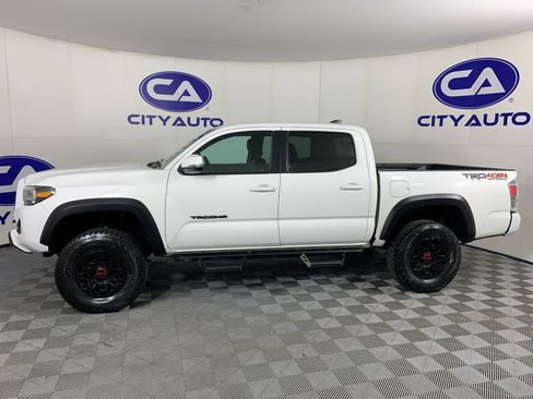 Used 2021 Toyota Tacoma TRD Off-Road w/ Technology Package AWD/4WD image 7