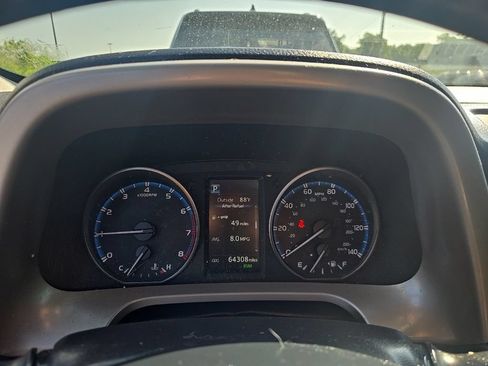 Used 2018 Toyota RAV4 XLE FWD image 7