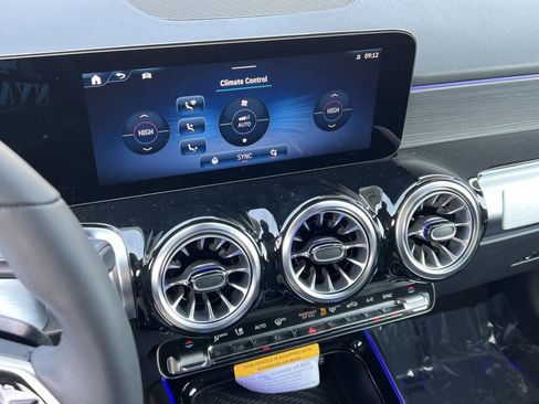 New 2026 Mercedes-Benz GLB 250 4MATIC image 19