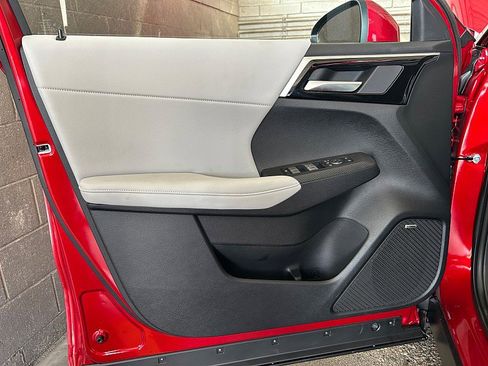 New 2025 Mitsubishi Outlander SE image 17