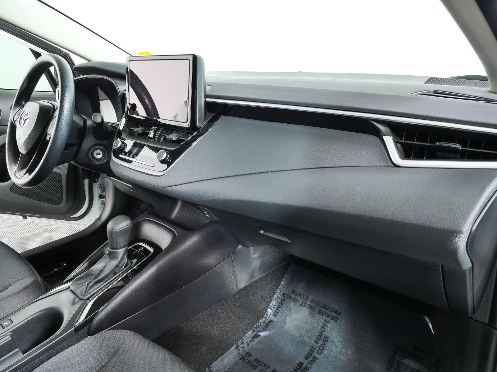 Used 2025 Toyota Corolla LE FWD image 22