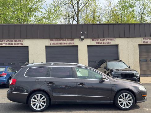 Used 2010 Volkswagen Passat Komfort FWD image 7