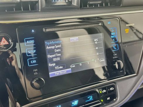 Used 2017 Toyota Corolla SE FWD image 24