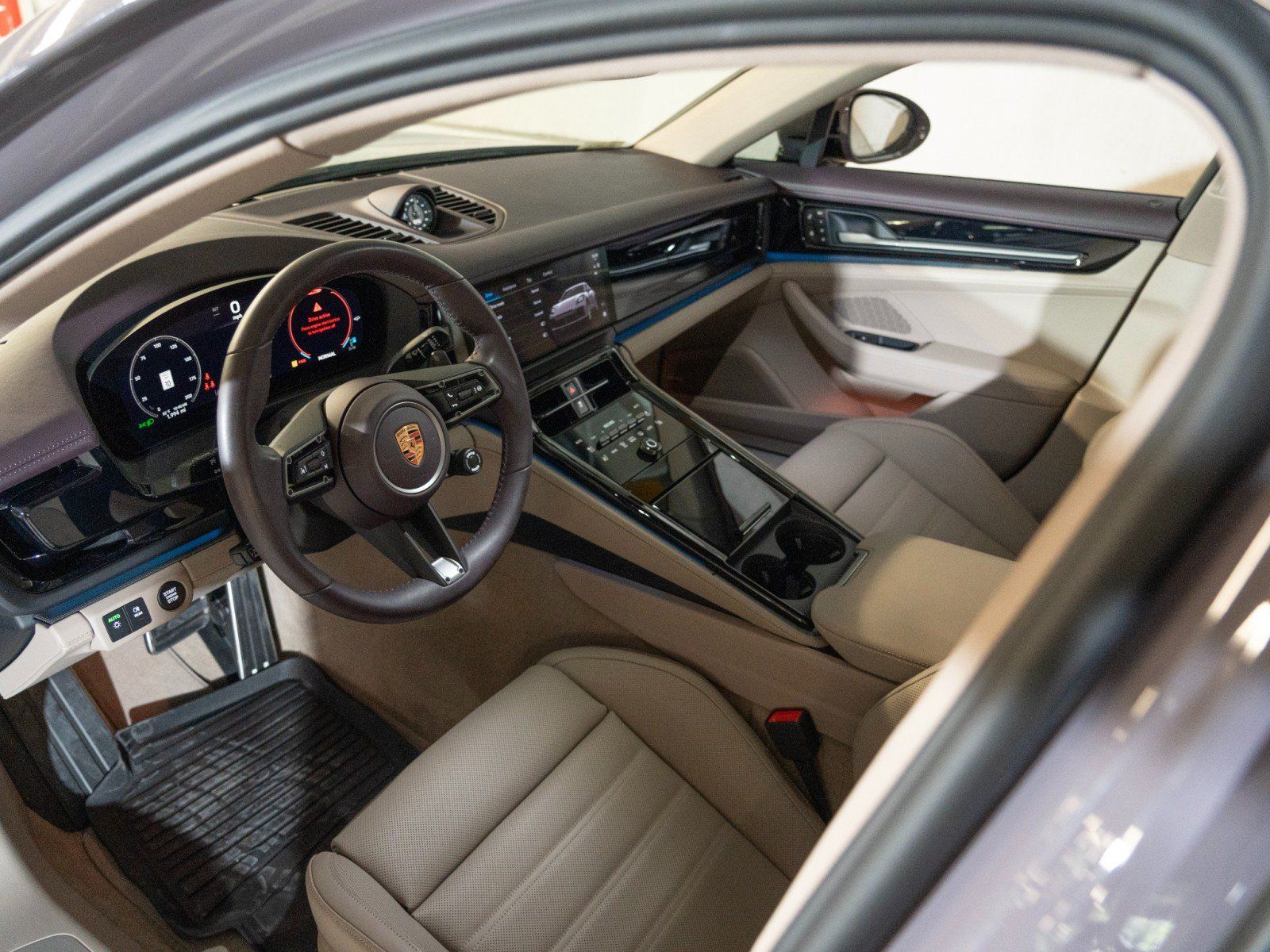 Certified 2026 Porsche Panamera 4 AWD/4WD image 4