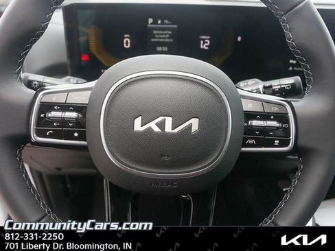 Certified 2025 Kia Sorento S w/ Panoramic Sunroof Package image 12