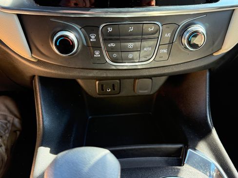 Used 2023 Chevrolet Traverse LS w/ Safety Package image 16