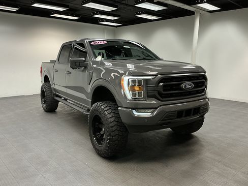 Used 2021 Ford F150 XLT w/ Equipment Group 302A High AWD/4WD image 7