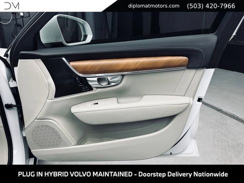 Used 2019 Volvo S90 T8 Inscription w/ Advanced Package AWD/4WD image 27