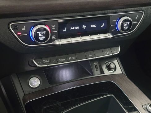 Used 2022 Audi Q5 2.0T Premium w/ Convenience Package image 16