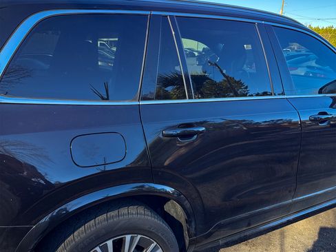 Used 2022 Volvo XC90 T6 Momentum image 15