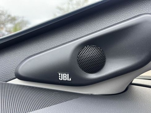 New 2026 Toyota Prius Plug-In Hybrid FWD image 32