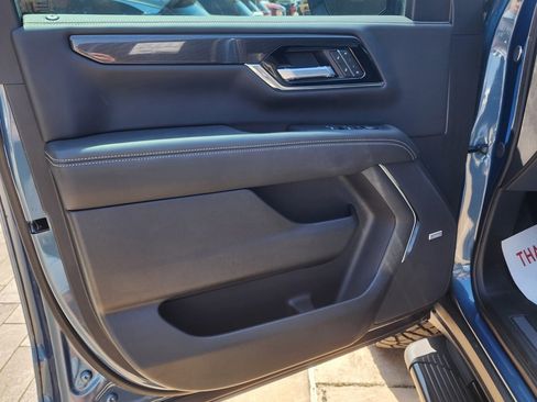 New 2025 GMC Yukon XL Elevation image 12