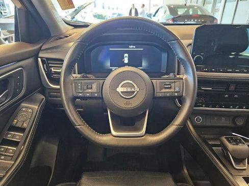 Certified 2023 Nissan Rogue Platinum w/ Platinum Premium Package image 18