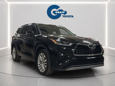 Used 2024 Toyota Highlander Platinum AWD/4WD image 11