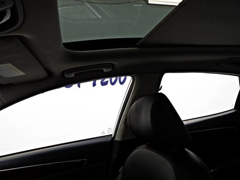 Used 2017 Kia Cadenza Technology image 13