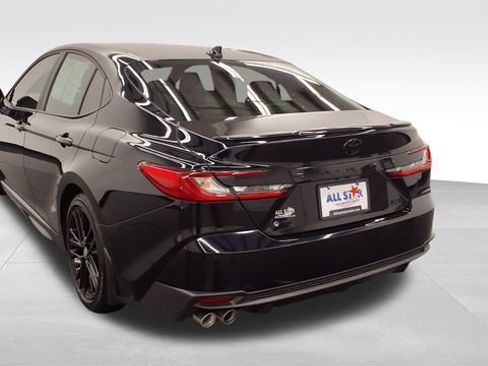 Used 2025 Toyota Camry LE image 5