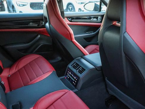 Used 2026 Porsche Panamera RWD image 18
