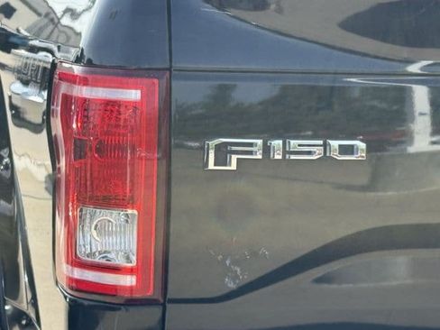 Used 2017 Ford F150 XLT w/ Equipment Group 302A Luxury AWD/4WD image 8