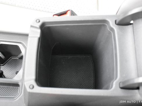 Used 2019 Volkswagen Tiguan SE image 33