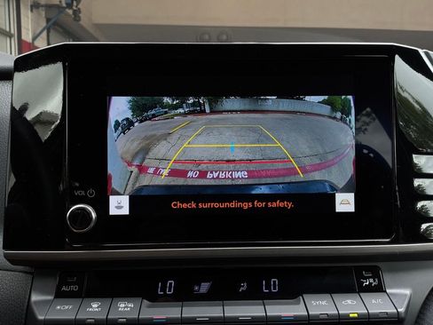 Used 2026 Toyota Camry SE FWD image 31