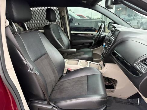 Used 2020 Dodge Grand Caravan SXT FWD image 27