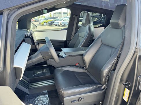 Used 2024 Tesla Cybertruck Cyberbeast AWD/4WD image 15