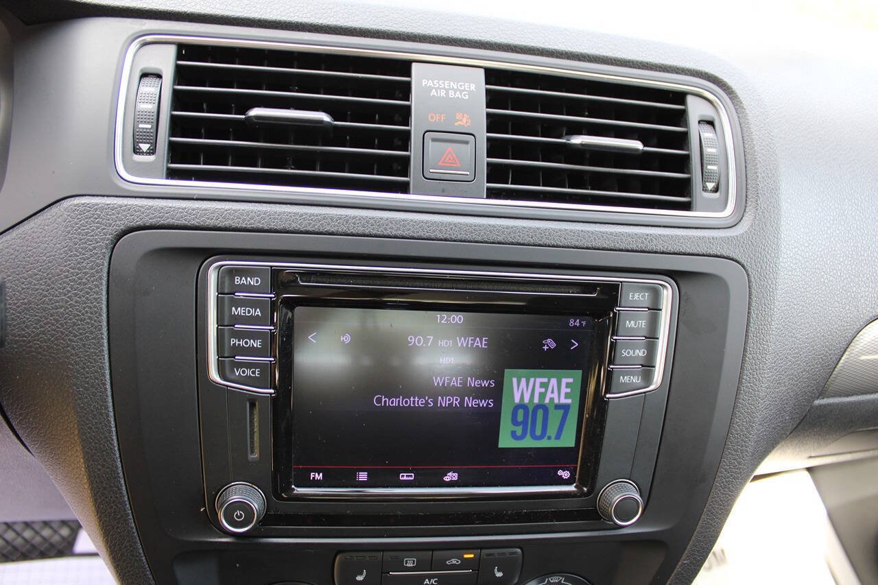 Used 2016 Volkswagen Jetta SE FWD image 24