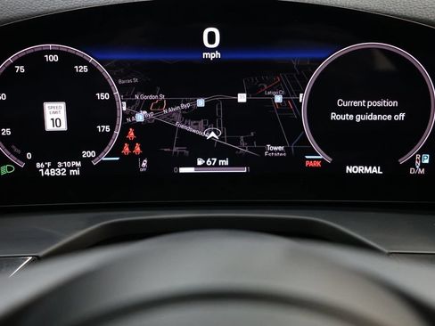 Used 2025 Porsche Panamera image 86