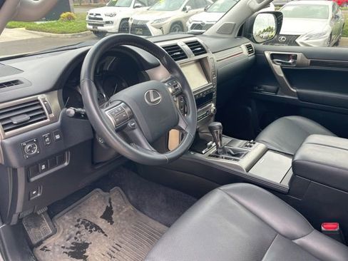 Used 2017 Lexus GX 460 w/ Navigation Package AWD/4WD image 14