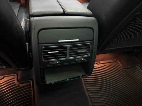 Used 2016 Volkswagen Touareg TDI image 23