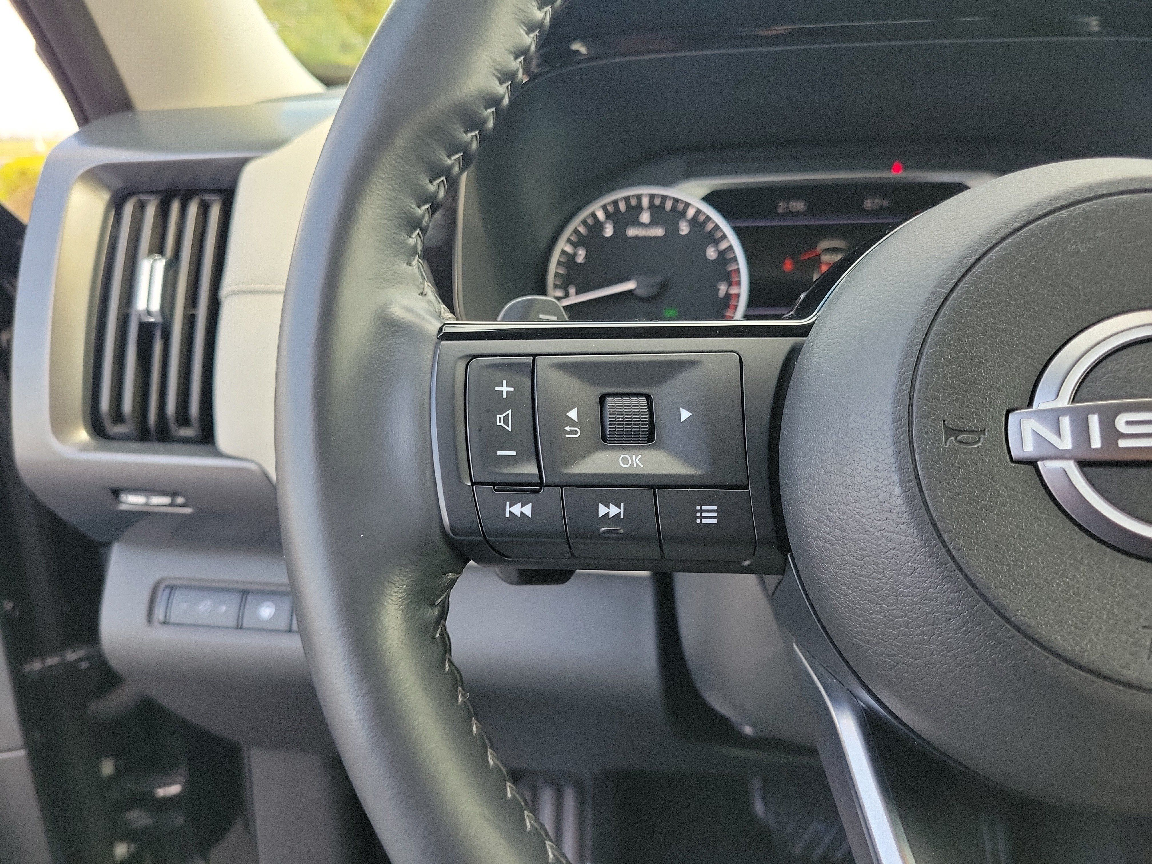 Certified 2024 Nissan Pathfinder SL AWD/4WD image 22