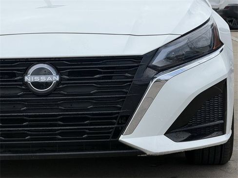 Used 2023 Nissan Altima 2.5 S image 8