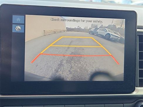 Certified 2024 Hyundai Venue SEL image 21