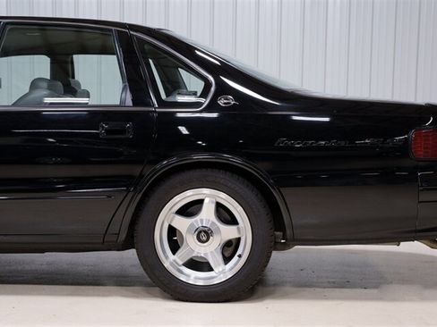 Used 1996 Chevrolet Impala SS RWD image 4