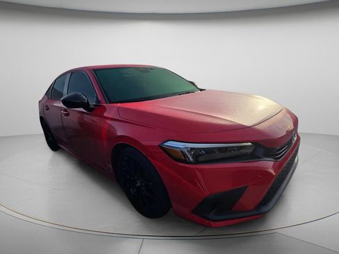 Used 2023 Honda Civic Sport image 4