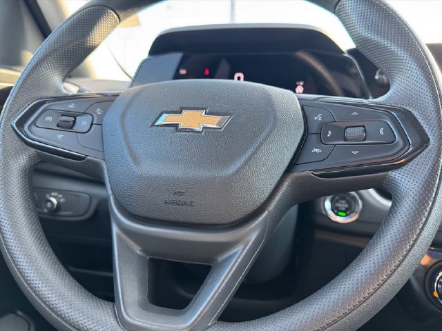 Used 2025 Chevrolet TrailBlazer LT AWD/4WD image 16