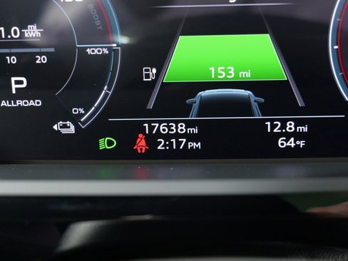 Used 2024 Audi Q8 e-tron Premium Plus w/ Premium Plus Package image 47