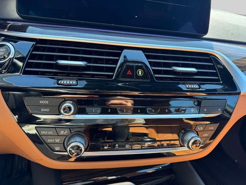 Certified 2023 BMW 530i xDrive w/ Convenience Package image 17